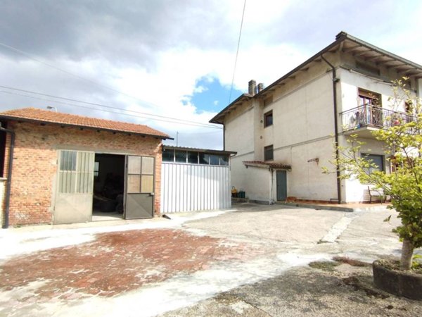 casa indipendente in vendita a Quarrata