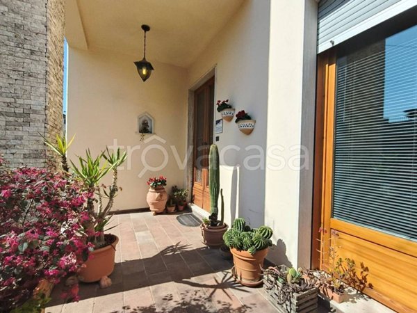 casa indipendente in vendita a Quarrata in zona Catena