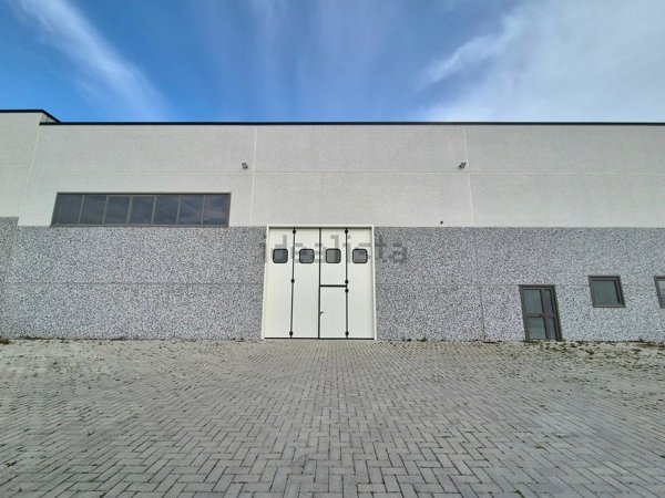 capannone in vendita a Quarrata