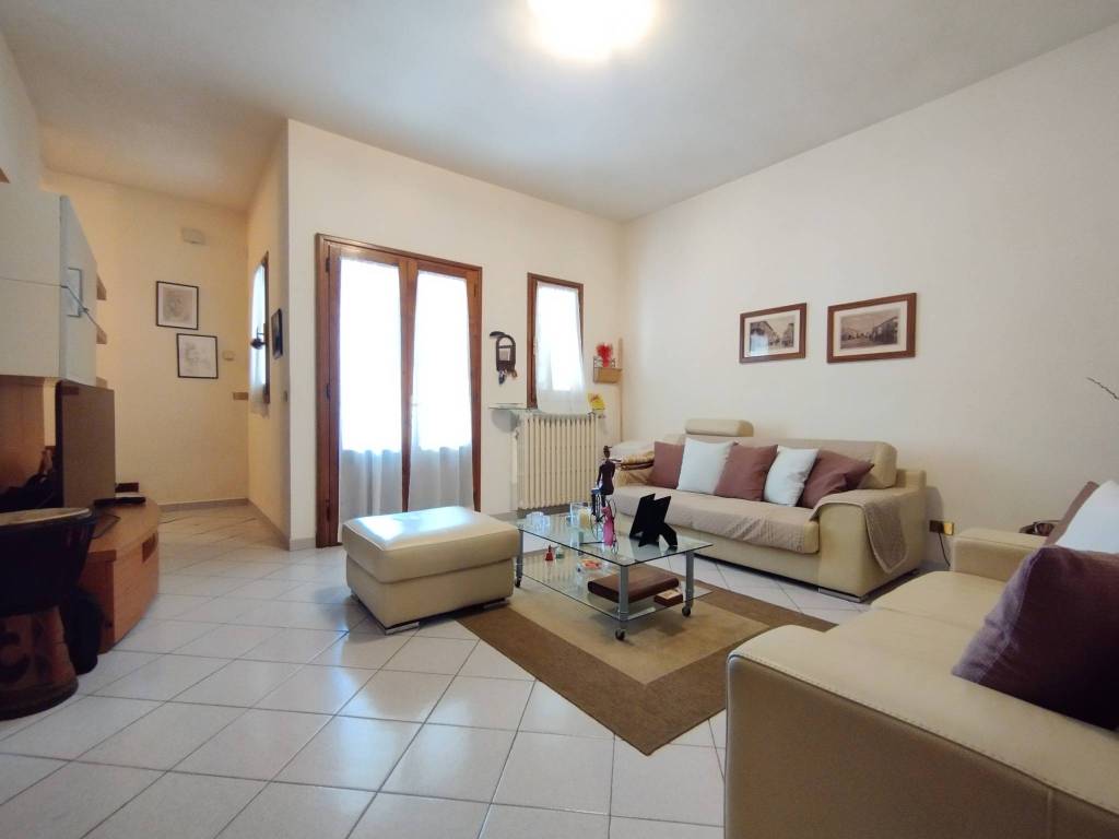 casa indipendente in vendita a Quarrata in zona Barba