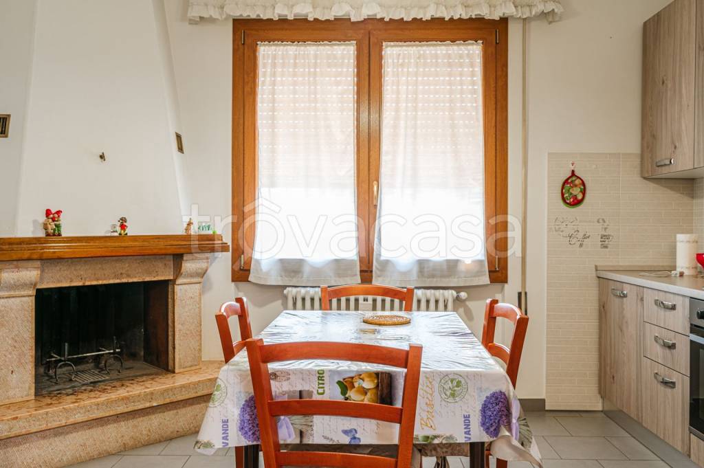 casa indipendente in vendita a Quarrata