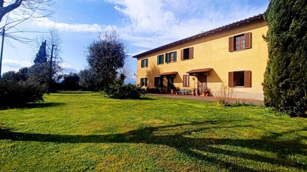 casa indipendente in vendita a Quarrata