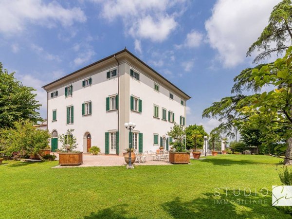 casa indipendente in vendita a Quarrata