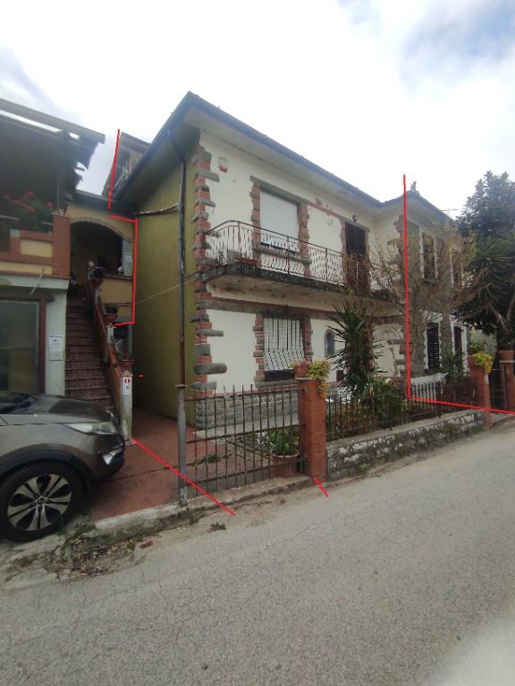 casa indipendente in vendita a Quarrata in zona Forrottoli