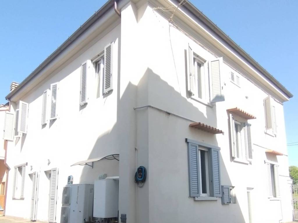 casa indipendente in vendita a Quarrata in zona Catena