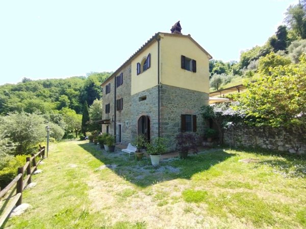 casa indipendente in vendita a Quarrata