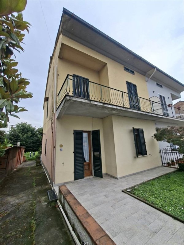 casa indipendente in vendita a Quarrata in zona Vignole