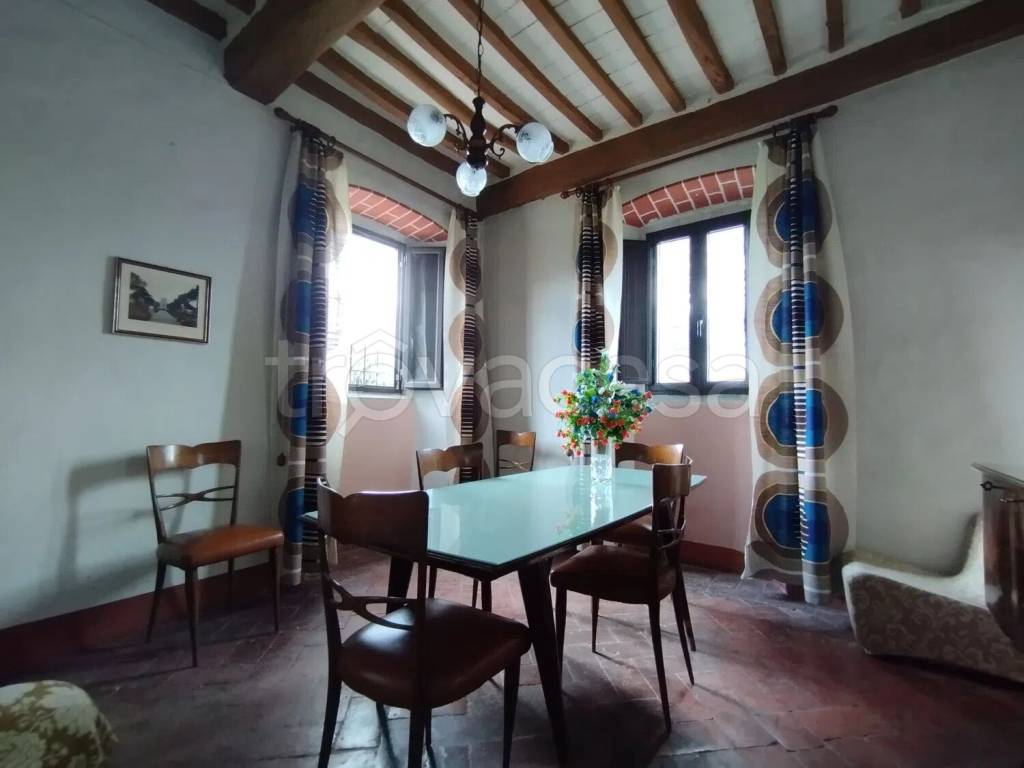 casa indipendente in vendita a Quarrata in zona Tizzana