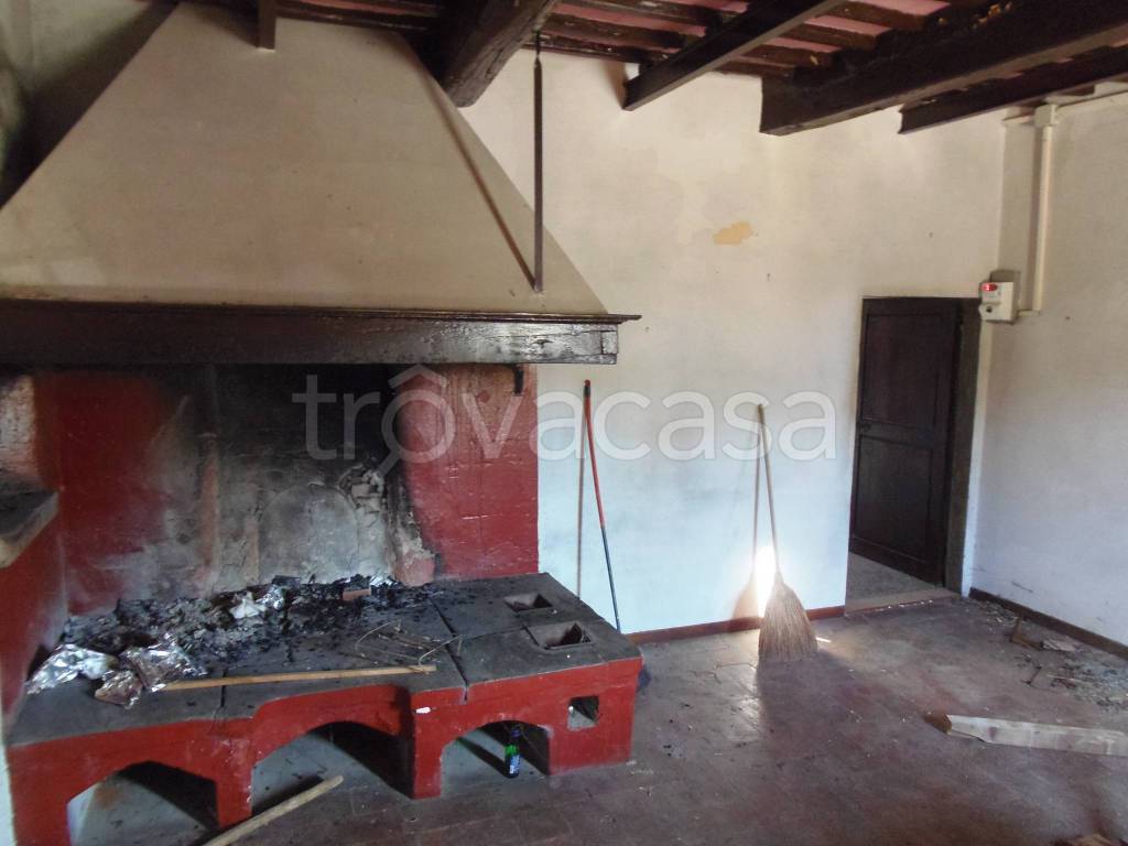 casa indipendente in vendita a Quarrata in zona Lucciano