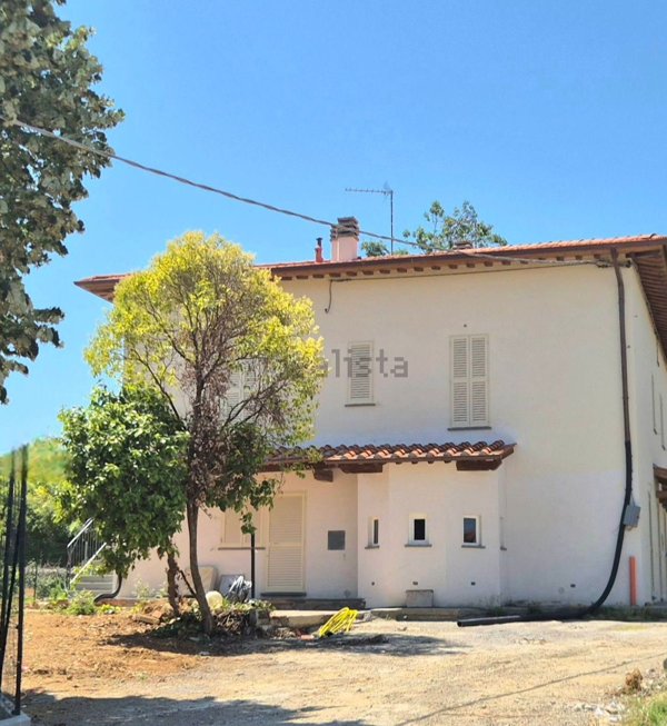 casa indipendente in vendita a Quarrata