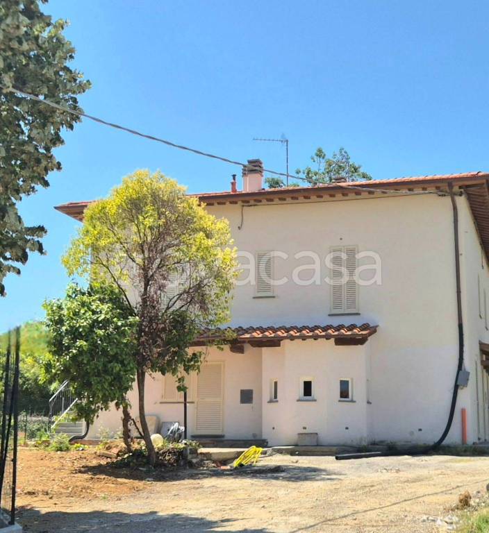 casa indipendente in vendita a Quarrata