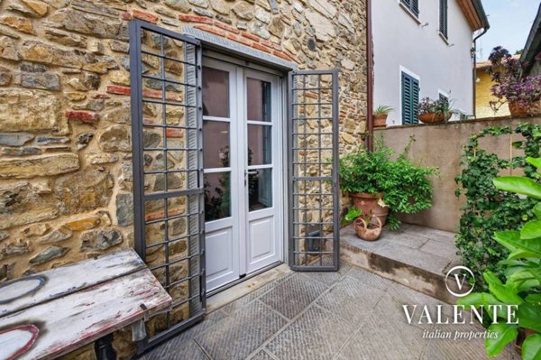 casa indipendente in vendita a Quarrata in zona Tizzana