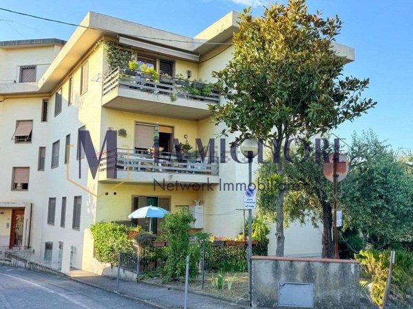 appartamento in vendita a Quarrata in zona Lucciano
