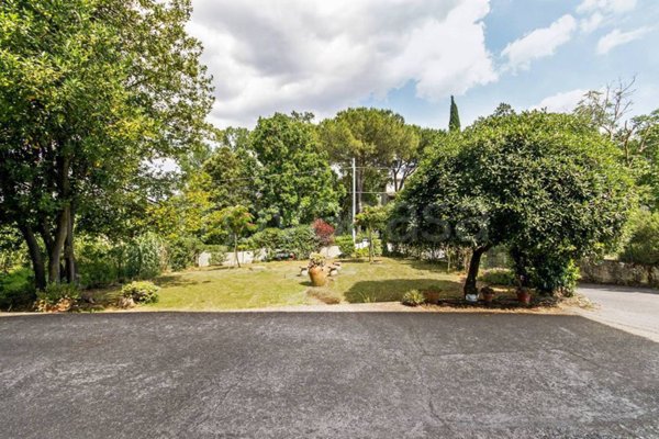 casa indipendente in vendita a Quarrata