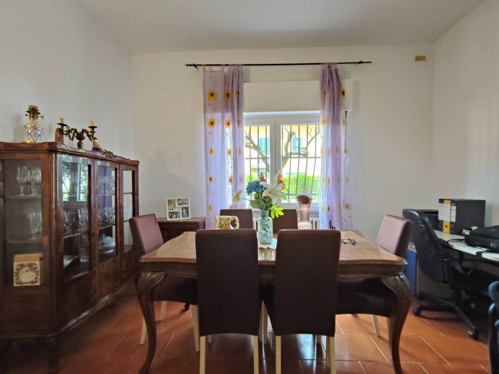 casa indipendente in vendita a Quarrata in zona Olmi