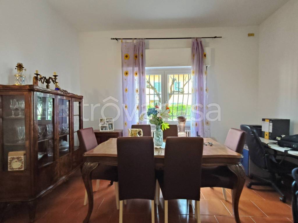 casa indipendente in vendita a Quarrata