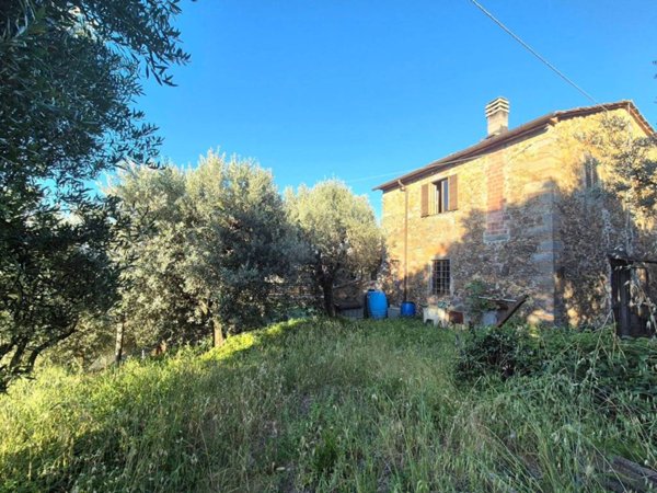 casa indipendente in vendita a Quarrata