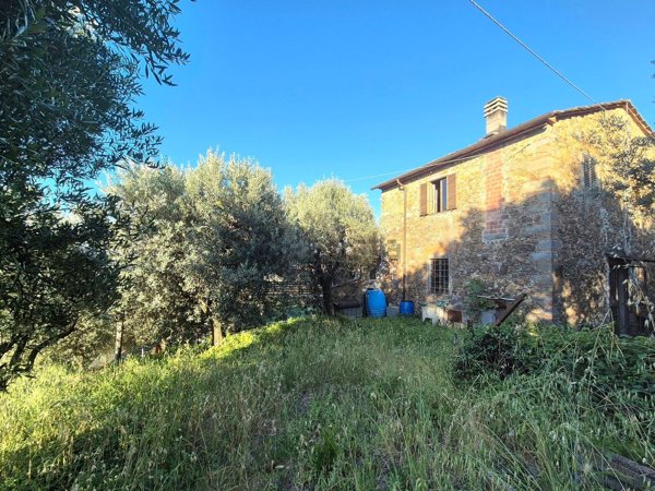 casa indipendente in vendita a Quarrata