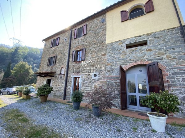 casa indipendente in vendita a Quarrata