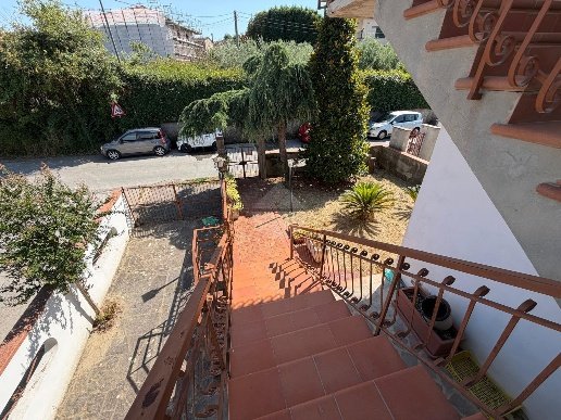 appartamento in vendita a Quarrata in zona Valenzatico