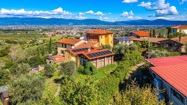 casa semindipendente in vendita a Quarrata in zona Buriano