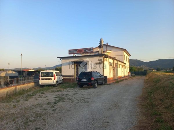 capannone in vendita a Quarrata