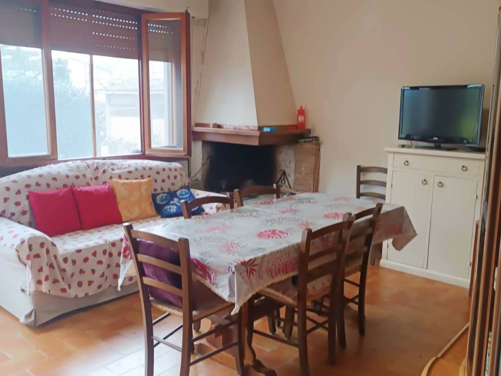 casa indipendente in vendita a Quarrata