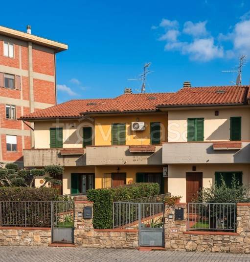 casa indipendente in vendita a Quarrata
