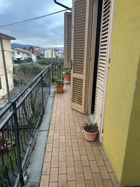 appartamento in vendita a Quarrata in zona Valenzatico