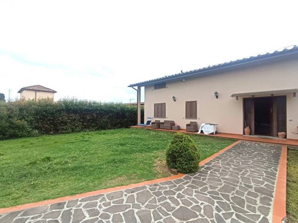 casa indipendente in vendita a Quarrata in zona Montorio