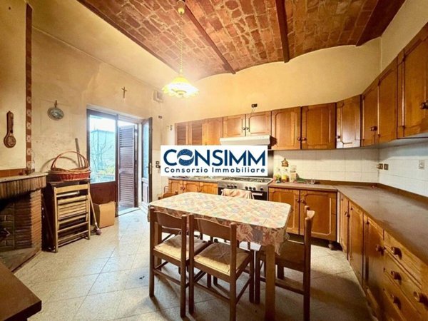 casa indipendente in vendita a Quarrata in zona Catena