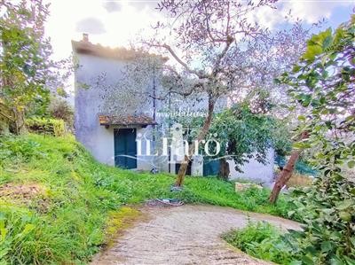 casa indipendente in vendita a Quarrata in zona Montemagno