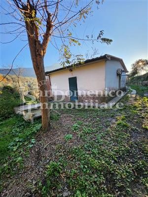casa indipendente in vendita a Quarrata in zona Montemagno