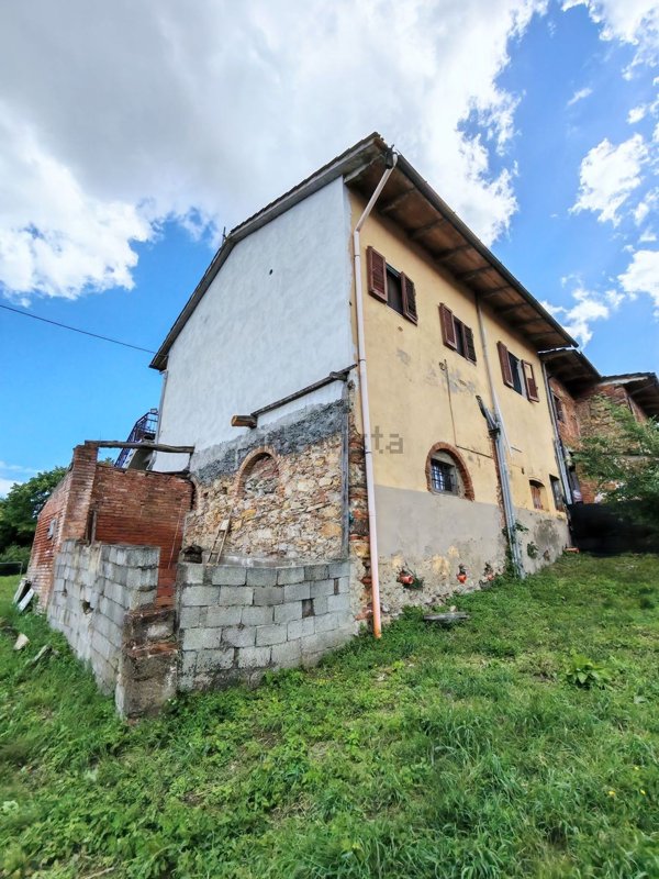 appartamento in vendita a Quarrata in zona Valenzatico