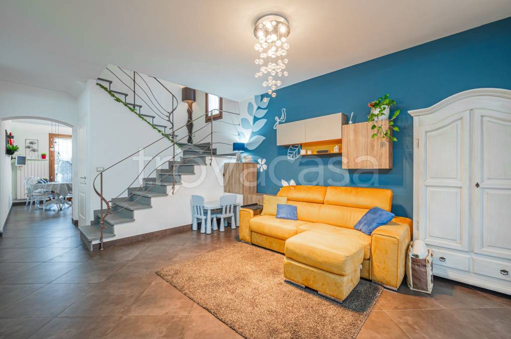 casa indipendente in vendita a Quarrata