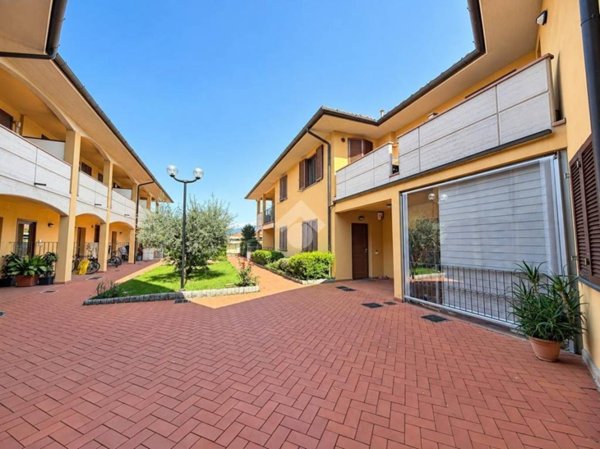 appartamento in vendita a Quarrata in zona Valenzatico