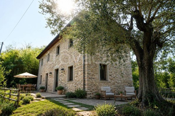 casa indipendente in vendita a Quarrata