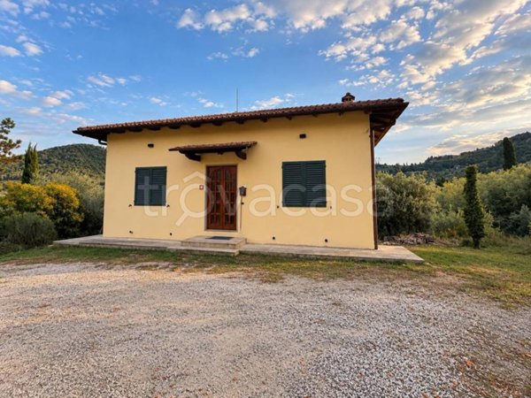 casa indipendente in vendita a Quarrata in zona Buriano