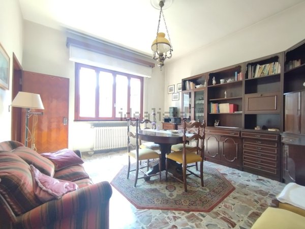 casa indipendente in vendita a Quarrata