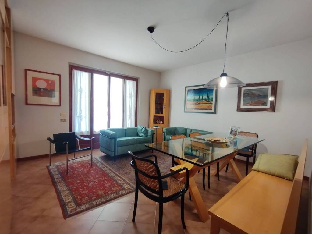 casa indipendente in vendita a Quarrata