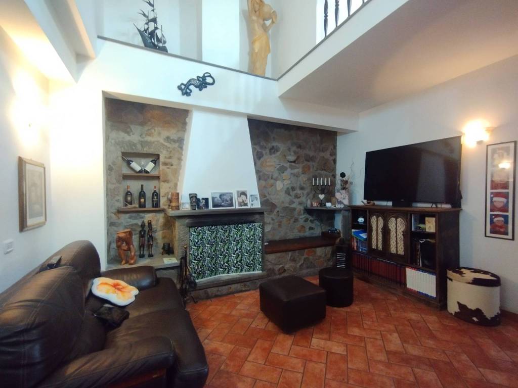 casa indipendente in vendita a Quarrata in zona Montemagno