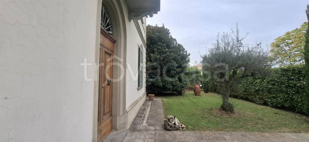 casa indipendente in vendita a Quarrata