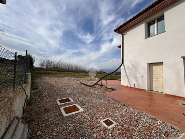 casa indipendente in vendita a Quarrata in zona Valenzatico