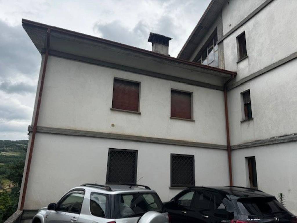 intera palazzina in vendita a Sambuca Pistoiese in zona Pavana
