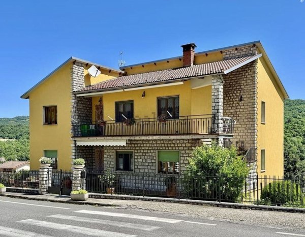 casa indipendente in vendita a Sambuca Pistoiese in zona Pavana