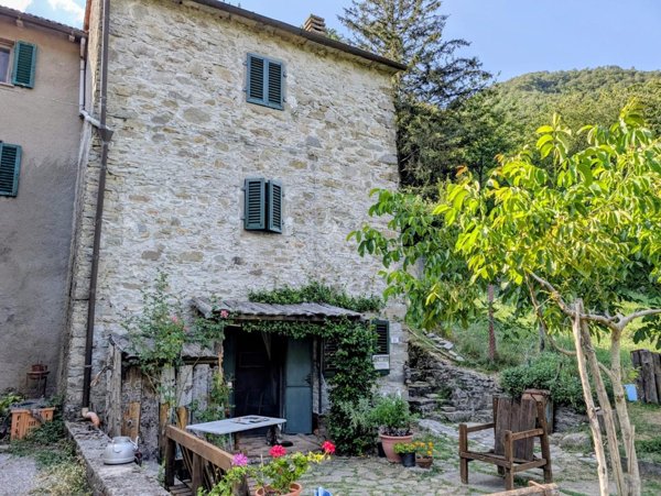 casa indipendente in vendita a Sambuca Pistoiese in zona Taviano