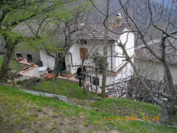 casa indipendente in vendita a Sambuca Pistoiese in zona Taviano