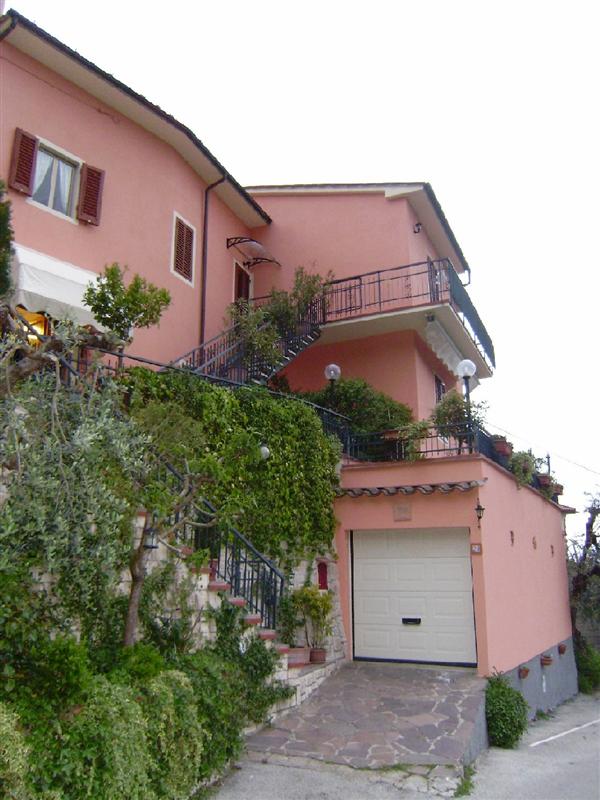 casa indipendente in vendita a Serravalle Pistoiese in zona Castellina