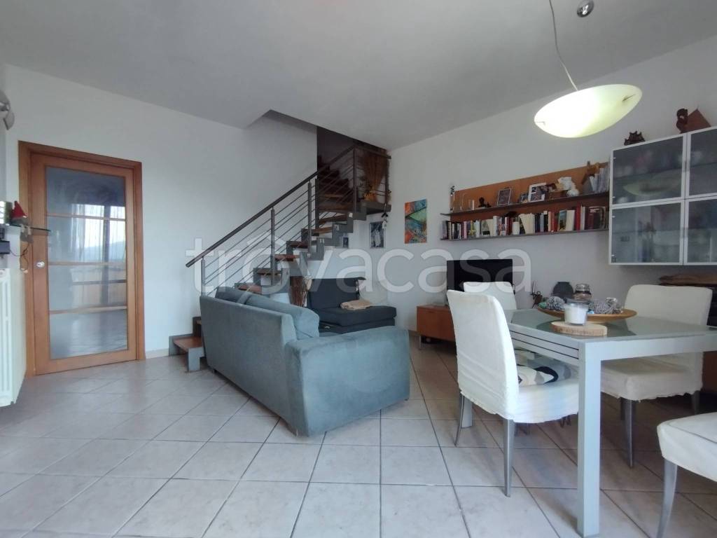 appartamento in vendita a Serravalle Pistoiese in zona Casalguidi