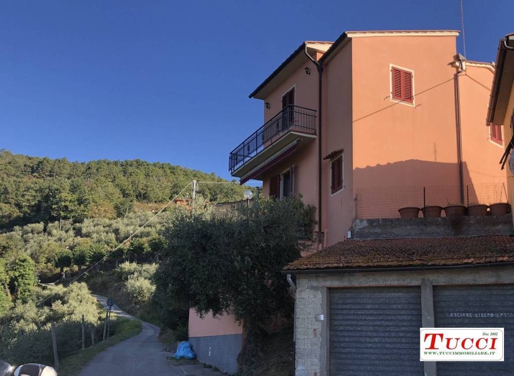 casa indipendente in vendita a Serravalle Pistoiese in zona Castellina